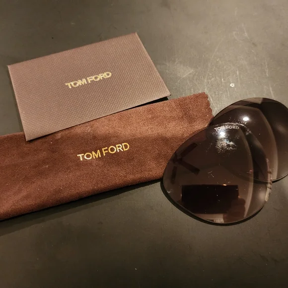 Tom Ford Sunglasses (Women's) Used once - Picture 3 of 7